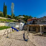 Lucijano Dubrovnik *