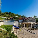 Lucijano Dubrovnik *