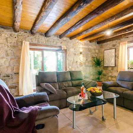 Lucijano Dubrovnik *